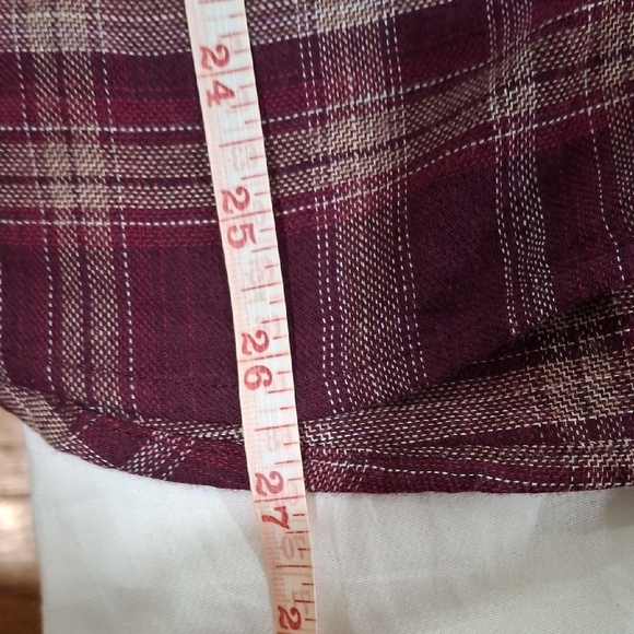 New. Shyanne Wome's Burgundy Plaid Button Down Shirt Size L - Picture 6 of 12